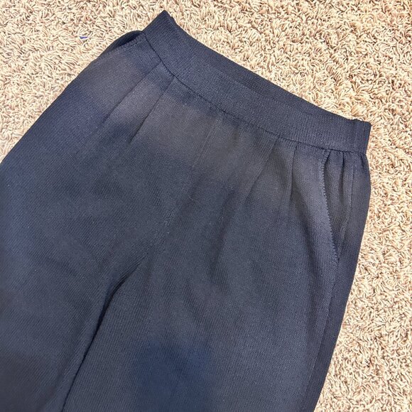 ST JOHN Separates Black Santana Knit Pleated Pants Size 6 Taper Leg Pull On - Picture 2 of 6
